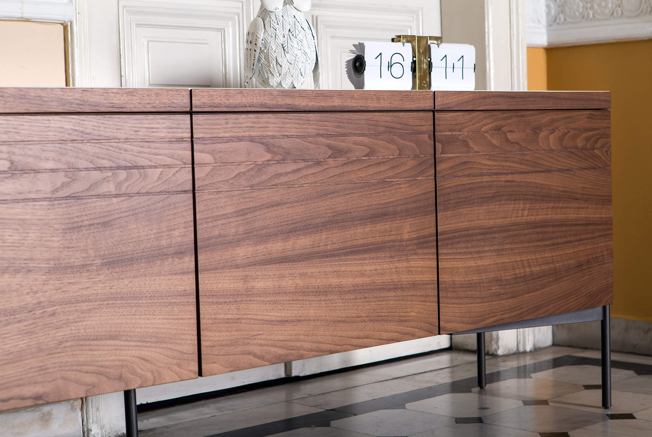 Detail of the o-rizon sideboard in walnut. al2, art for living